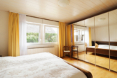 Wohntraum in Neustadt - vordere Hambacher Höhe - exklusiver Bungalow mit idyllischem Wintergarten - Schlafzimmer
