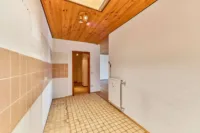 Potenzial auf zwei Ebenen – Maisonette-Wohnung mit attraktiver Perspektive - Küche_OG