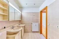 Potenzial auf zwei Ebenen – Maisonette-Wohnung mit attraktiver Perspektive - Badezimmer