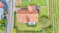 Einladendes Einfamilienhaus für die ganze Familie - mit Garten, Galerie und direkter Naturlage - Vogelperspektive