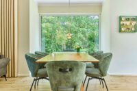 Elegantes Architektenhaus mit optimaler Raumaufteilung vereint Design, Komfort & Natur - Essbereich
