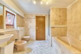 Historisches Stadthaus mit besonderem Charme und modernen Möglichkeiten - Badezimmer DG