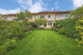 Ihr Weg ins Eigenheim – Reihenmittelhaus für Paare und Familien - Terrasse & sonniger Garten - Garten - digitales staging