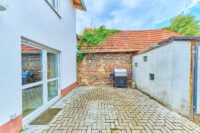 Individuelles Wohnen hinter historischem Torbogen – 2019 modernisiertes Wohnhaus mit Terrasse - Terrasse