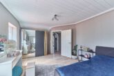 Teilsaniertes Einfamilienhaus mit Gartenidylle in zentraler Lage - Kinderzimmer