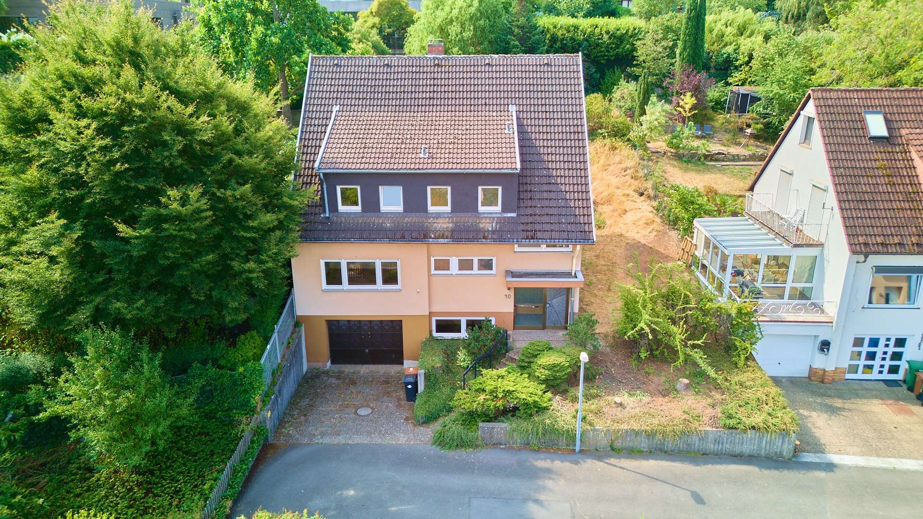 Großzügiges Zuhause in grüner Hanglage mit großem Balkon & zwei separierbaren Ebenen, 67434 Neustadt an der Weinstraße, Einfamilienhaus