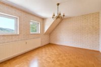 Großzügiges Zuhause in grüner Hanglage mit großem Balkon & zwei separierbaren Ebenen - Kinderzimmer OG