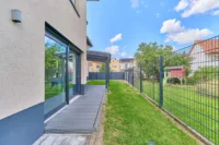 Premiumwohnen im Erdgeschoss – modernste Haustechnik, Terrasse, Garten & maximaler Komfort - Terrasse und Garten