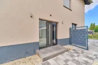 Premiumwohnen im Erdgeschoss – modernste Haustechnik, Terrasse, Garten & maximaler Komfort - Eigener Hauseingang
