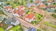 Wohnen neu gedacht – Raum für Familien, Gemeinschaft und Selbstständigkeit in ruhiger Lage - Drohnenaufnahme
