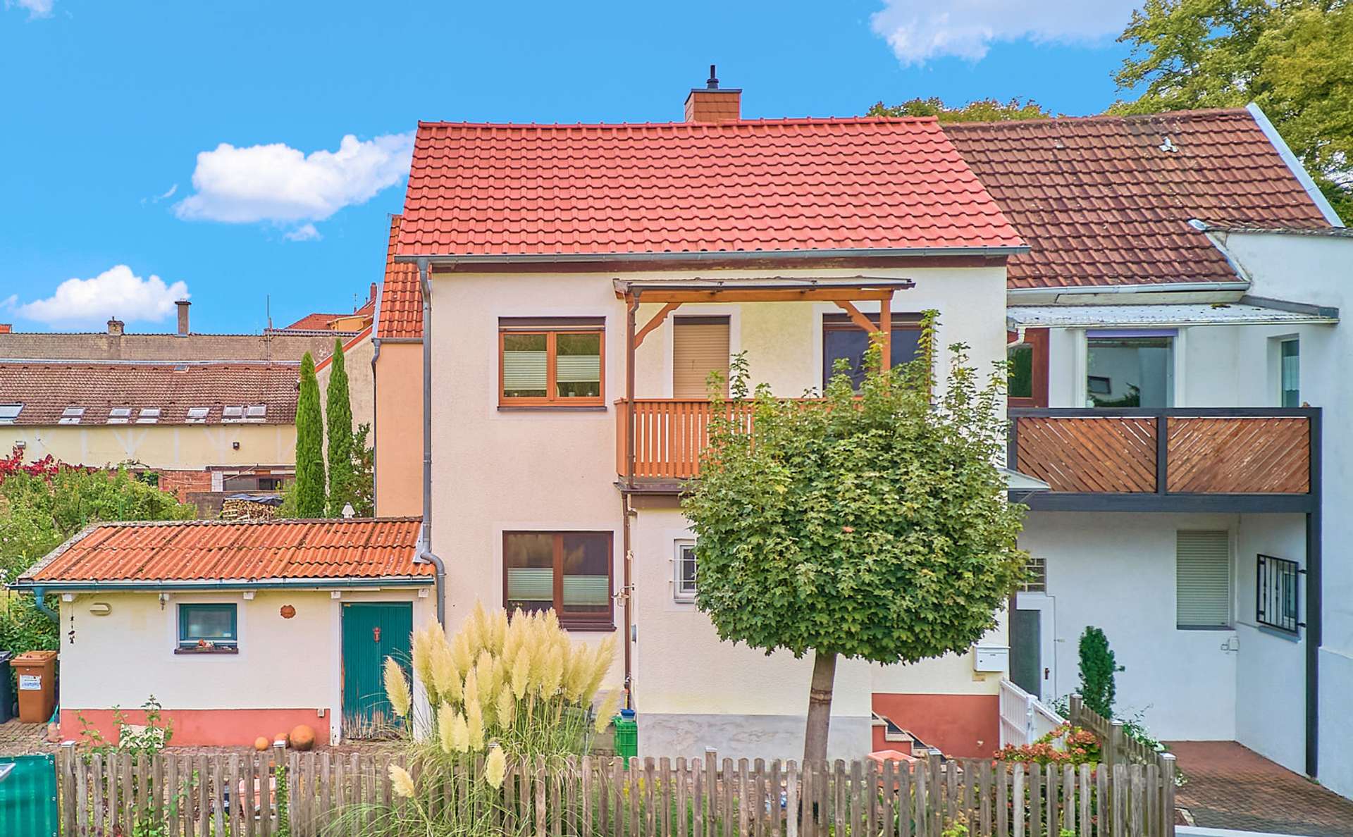 Bezugsfertiges Reihenendhaus mit stilvoller Ausstattung & großem Garten in beliebter Innenstadtlage, 67433 Neustadt an der Weinstraße, Reihenendhaus