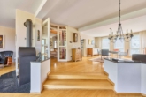 Zeitlose Architektur in Feldrandlage – großzügiges & modernes Wohnen mit Weitblick - Wohn-Essbereich