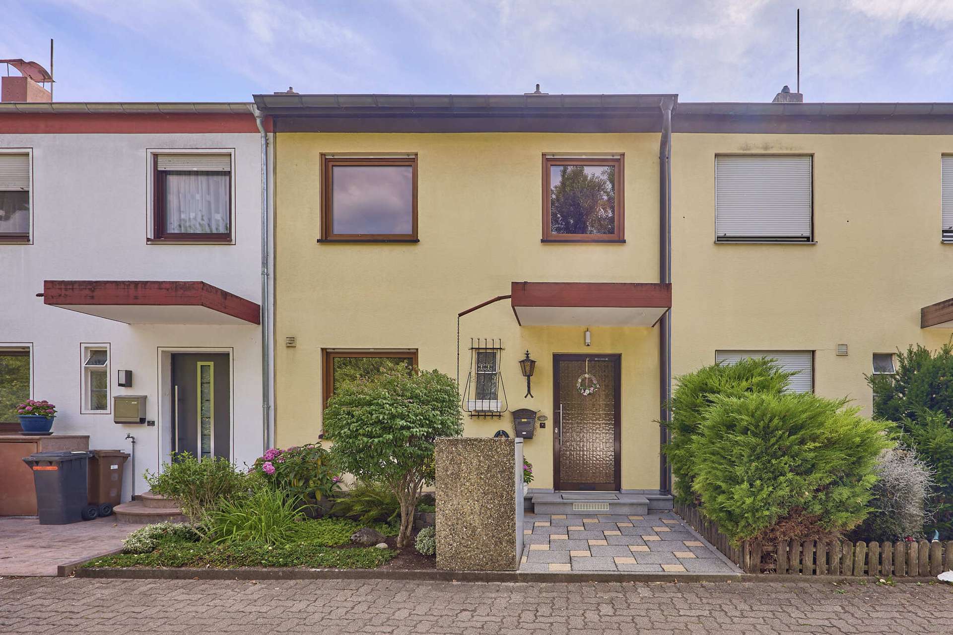 Reihenmittelhaus mit Gartenidylle und viel Potenzial für Ihre Wohnträume, 67071 Ludwigshafen am Rhein, Reihenmittelhaus