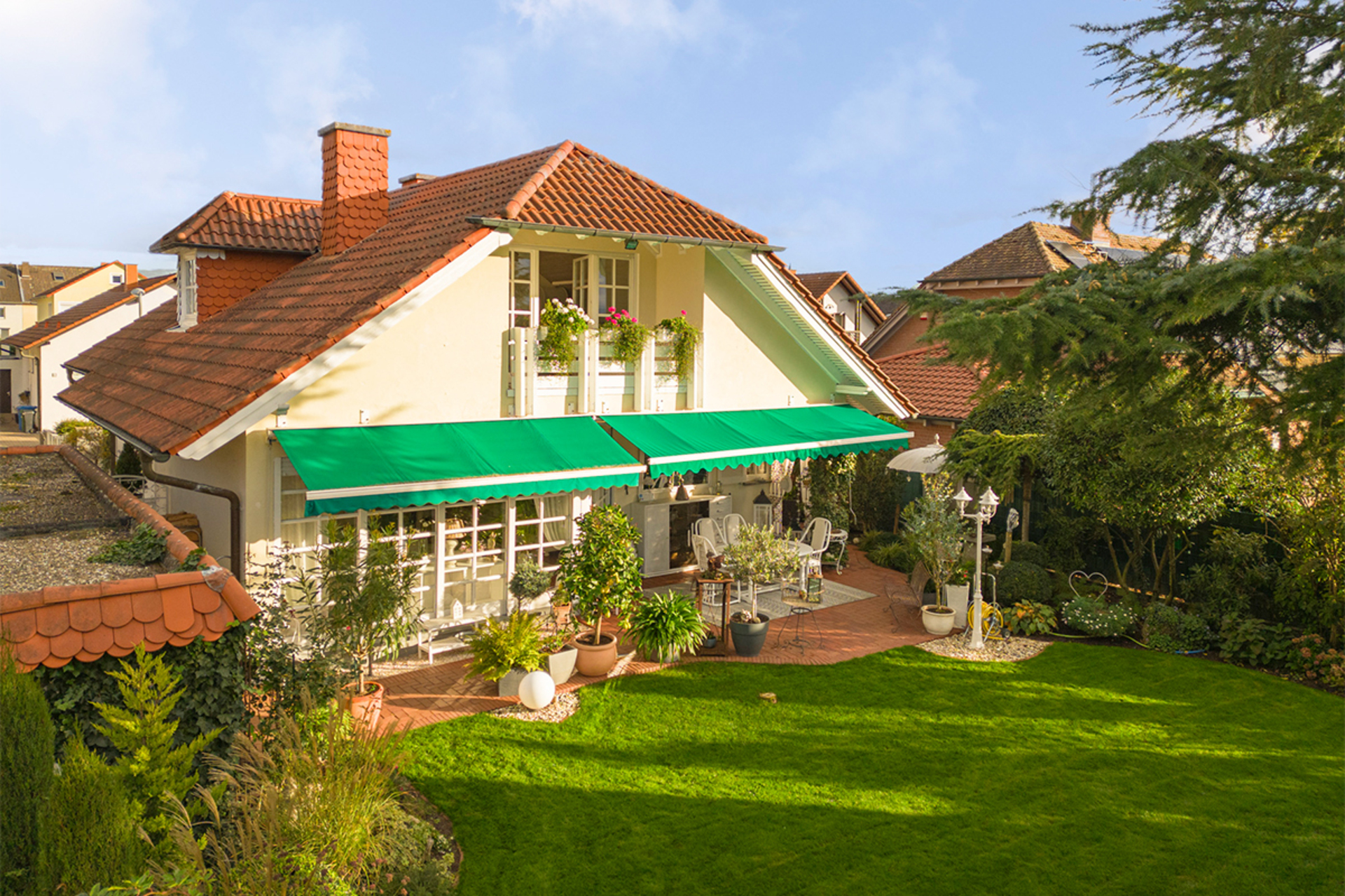 Stilvolles Landhaus in spektakulärer Randlage von Haßloch, 67454 Haßloch, Einfamilienhaus