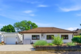 Wohnen auf einer Ebene – Bungalow mit sonnigem Traumgarten - Außenansicht