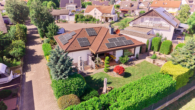 Wohnen auf einer Ebene – Bungalow mit sonnigem Traumgarten - Außenansicht