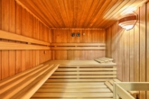 Wohnen auf einer Ebene – Bungalow mit sonnigem Traumgarten - Sauna