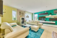 Hochwertig ausgestattete Wohnung mit stilvollem Wohngefühl & Dachterrasse - Wohnzimmer