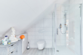 Modernisiertes Ein- oder Zweifamilienhaus in absoluter Alleinlage von Lachen-Speyerdorf - Badezimmer WE 1