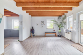 Modernisiertes Ein- oder Zweifamilienhaus in absoluter Alleinlage von Lachen-Speyerdorf - Wohnzimmer WE 2