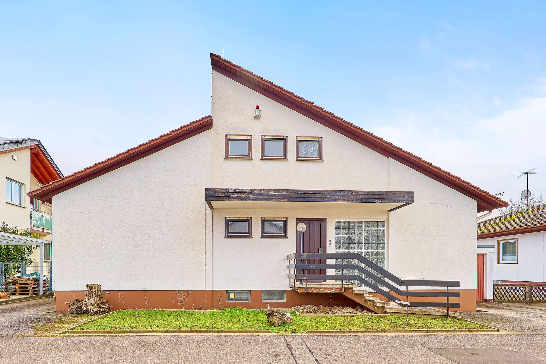 Raum für Ihre Visionen: Großzügiges Haus mit Garten zur freien Gestaltung, 67112 Mutterstadt, Einfamilienhaus