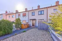 Familienfreundliches Reihenmittelhaus mit Garten & zusätzlichem Wohnraumpotenzial im Dachgeschoss - Außenansicht