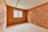 Modernes Wohnen nach Ihren Vorstellungen – Ausbauhaus mit 2 Maisonettewohnungen - Schlafzimmer OG