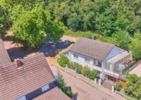 Absolute Ruhe am Waldrand – großzügiges Familienhaus mit erholsamen Außenbereich - Außenansicht