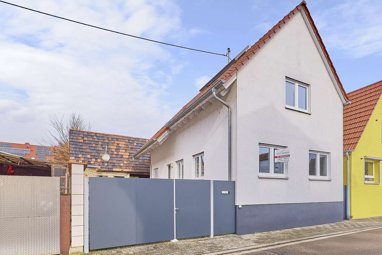 Neuwertiges Einfamilienhaus mit separatem Rückzugsort, Garten und Scheune, 76872 Freckenfeld, Einfamilienhaus