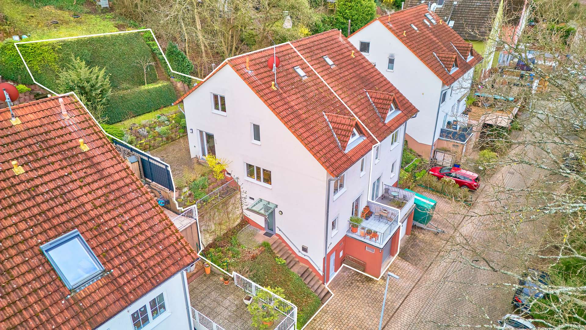 Architektonisches Split-Level-Highlight: Doppelhaushälfte mit Terrassengarten & Wallbox, 67466 Lambrecht (Pfalz), Doppelhaushälfte