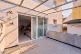 2 für 1: Zwei Einfamilienhäuser auf einem Grundstück mit Garten und gemeinsamen Innenhof - Terrasse