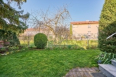 2 für 1: Zwei Einfamilienhäuser auf einem Grundstück mit Garten und gemeinsamen Innenhof - Garten