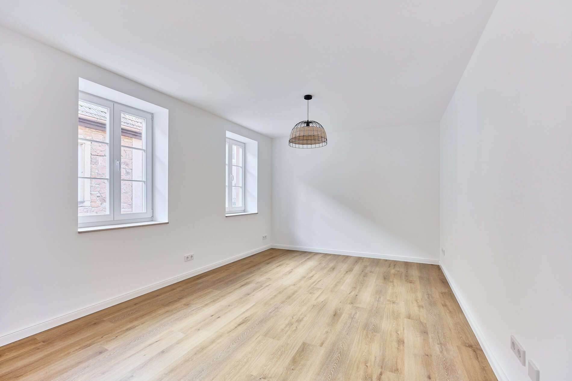 Herzstück: Schicke 3-Zimmer-Wohnung im modernisierten Fachwerkhaus, 76835 Rhodt unter Rietburg, Renditeobjekt