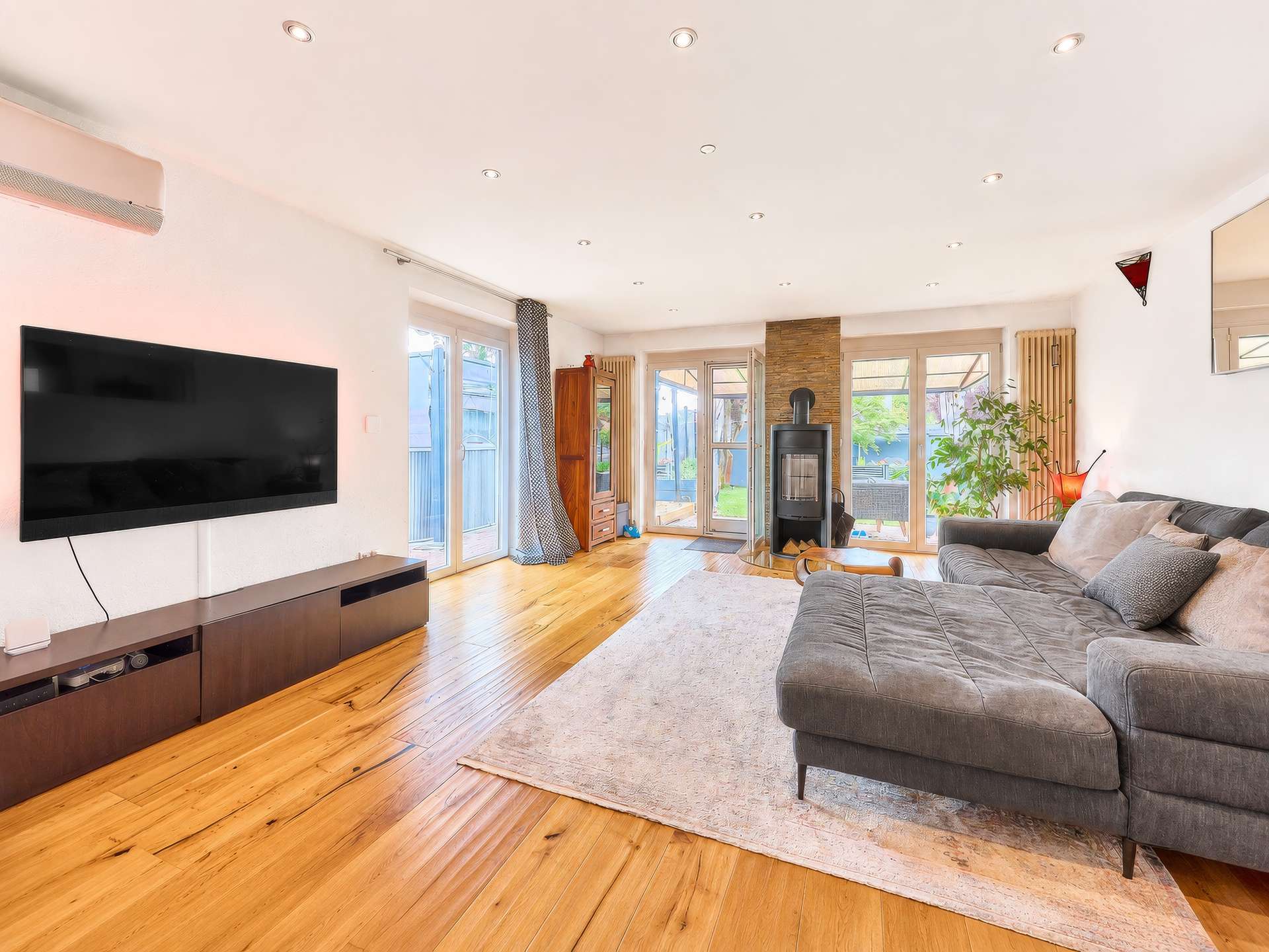 Modernisiertes Smart Home mit Designbad, SwimSpa & traumhaftem Familiengarten, 67112 Mutterstadt, Einfamilienhaus