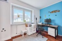 Modernisiertes Smart Home mit Designbad, SwimSpa & traumhaftem Familiengarten - Kinderzimmer
