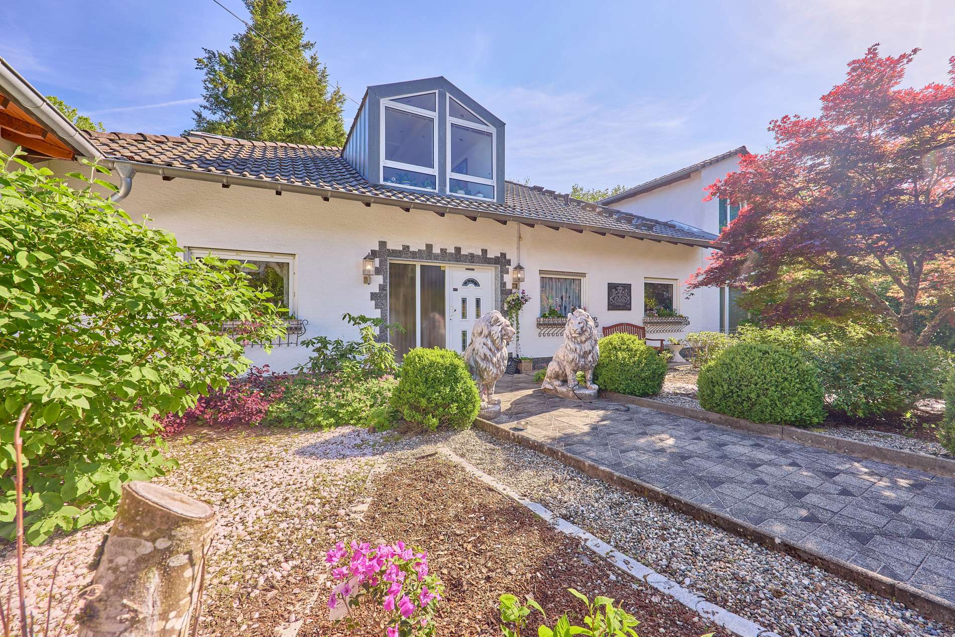 Traumhaftes & einzigartiges Luxusanwesen mit paradiesischem Garten & Schwimmteich, 67316 Carlsberg, Einfamilienhaus