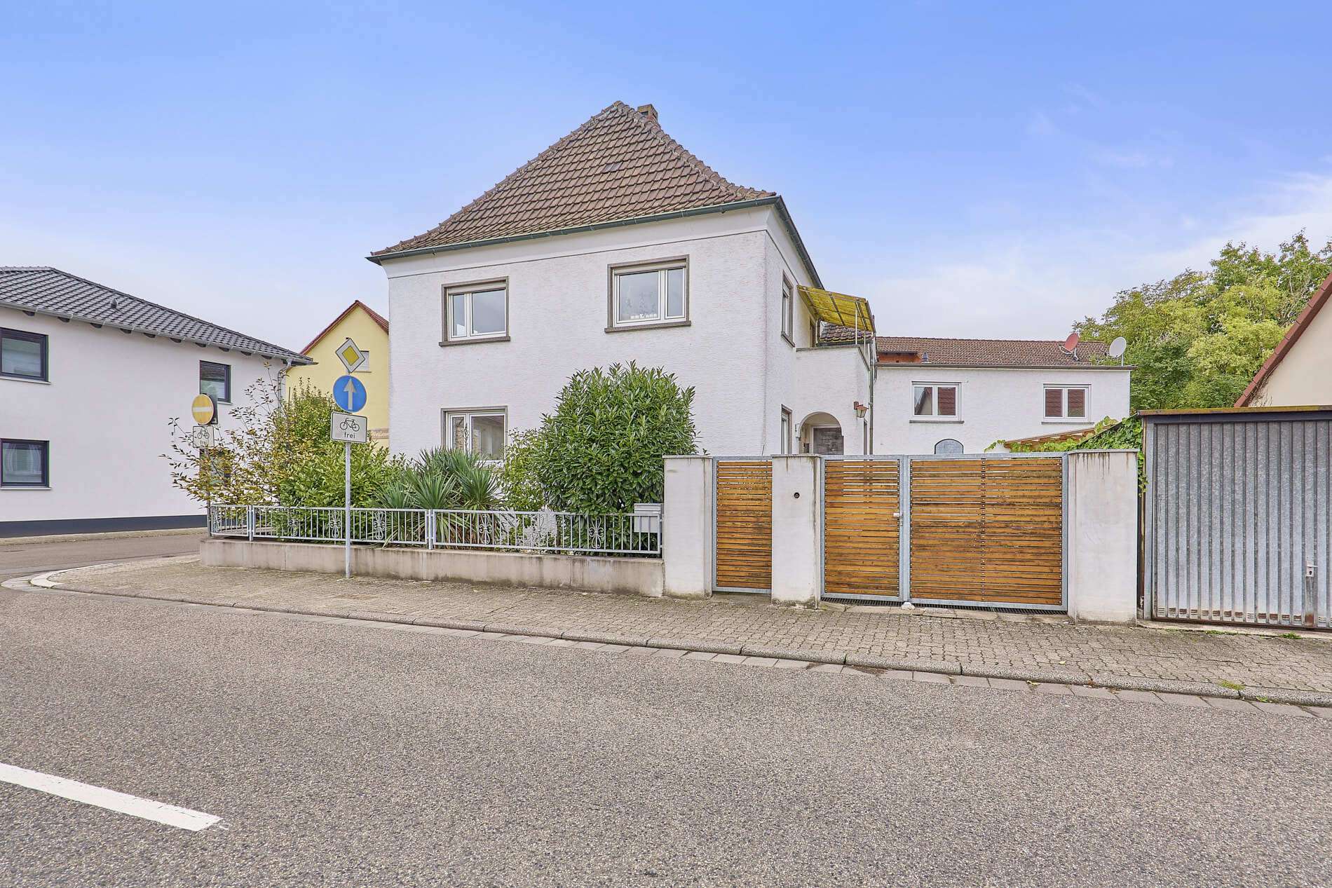 Ein Zuhause mit Zukunftsvision – Wohnen auf zwei Ebenen mit separatem Wohnbereich und Garten, 67105 Schifferstadt, Haus