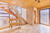 Einfamilienhaus mit Garten, Pool & vielseitigem Gestaltungspotenzial - Flur