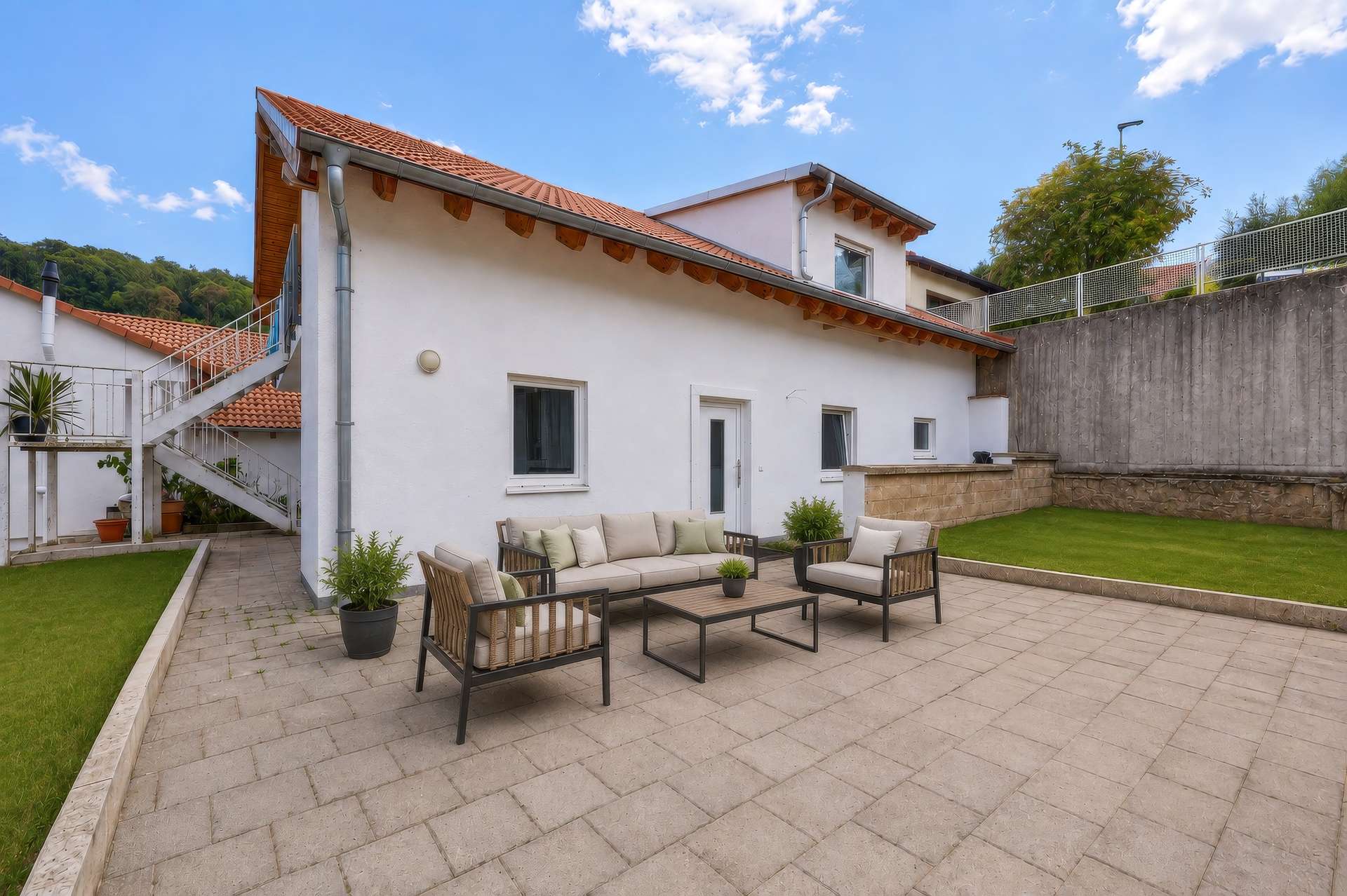 Kernsanierte 3-Zimmer-Wohnung mit hellen Räumen, Balkon & Gartenterrasse, 76889 Dörrenbach, Erdgeschosswohnung