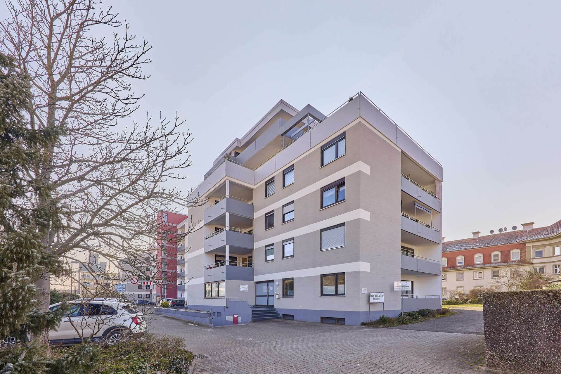 Großzügige 4-Zimmer Wohnung mit Gemeinschaftsschwimmbad & Balkon, 67434 Neustadt an der Weinstraße, Wohnung