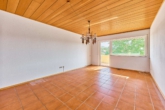 Schöne Eigentumswohnung mit durchdachter Raumaufteilung und Balkon in ruhiger Lage - Wohnzimmer