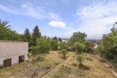 Entkerntes Einfamilienhaus mit Entfaltungspotenzial & eindrucksvollem Fernblick über die Rheinebene - Garten