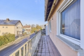 Platz für heute & Potenzial für morgen:Einfamilienhaus mit zusätzlichem Baugrund in ruhiger Feldnähe - Balkon