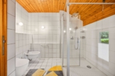 Exklusives Feriendomizil mit 4 Appartements und integriertem Wohnhaus in privilegierter Panoramalage - Badezimmer