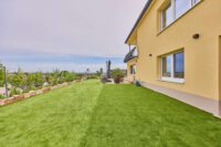 Lichtdurchflutete Gartenwohnung mit unverbaubarem Weinbergblick - Garten