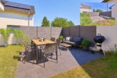 Modernes Architektenhaus in traumhafter Feldrandlage & grosszügiger Dachterrasse - Staging: Garten