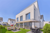 Modernes Architektenhaus in traumhafter Feldrandlage & grosszügiger Dachterrasse - Außenansicht