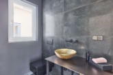 Modernes Architektenhaus in traumhafter Feldrandlage & grosszügiger Dachterrasse - Gäste-WC EG