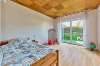 Familienanwesen mit Mehrgenerationenpotenzial, Innenhof & Einliegerwohnung - Schlafzimmer