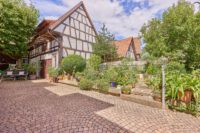 Besonderes Fachwerkhaus mit viel Raum für Generationen und neue Wohnideen - Garten